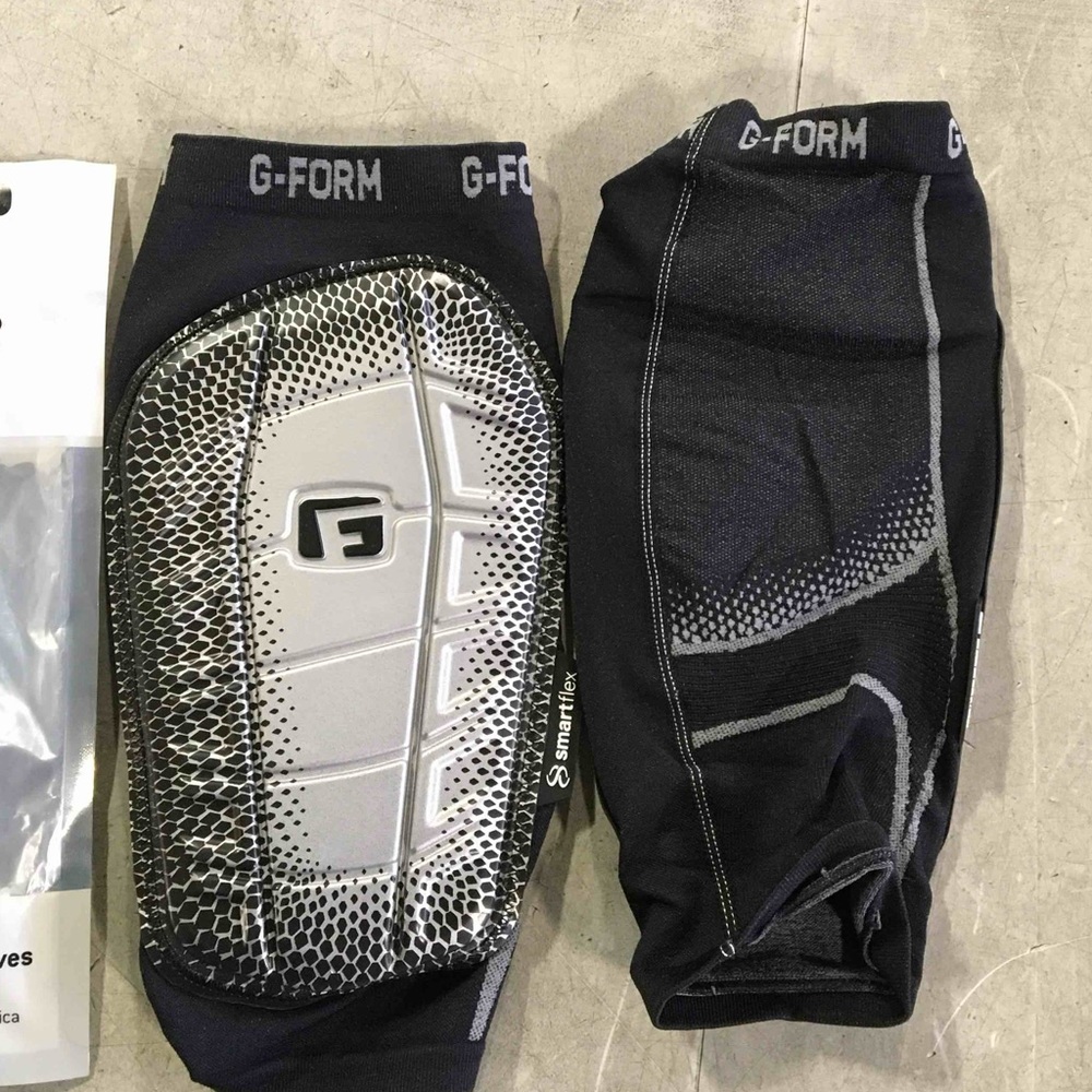 G Form Pro S Elite 2 Shin Guards L NWT